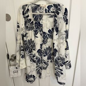 NWT Altar’d State Blueivory Kimono Floral with Bell Sleeves Size Small